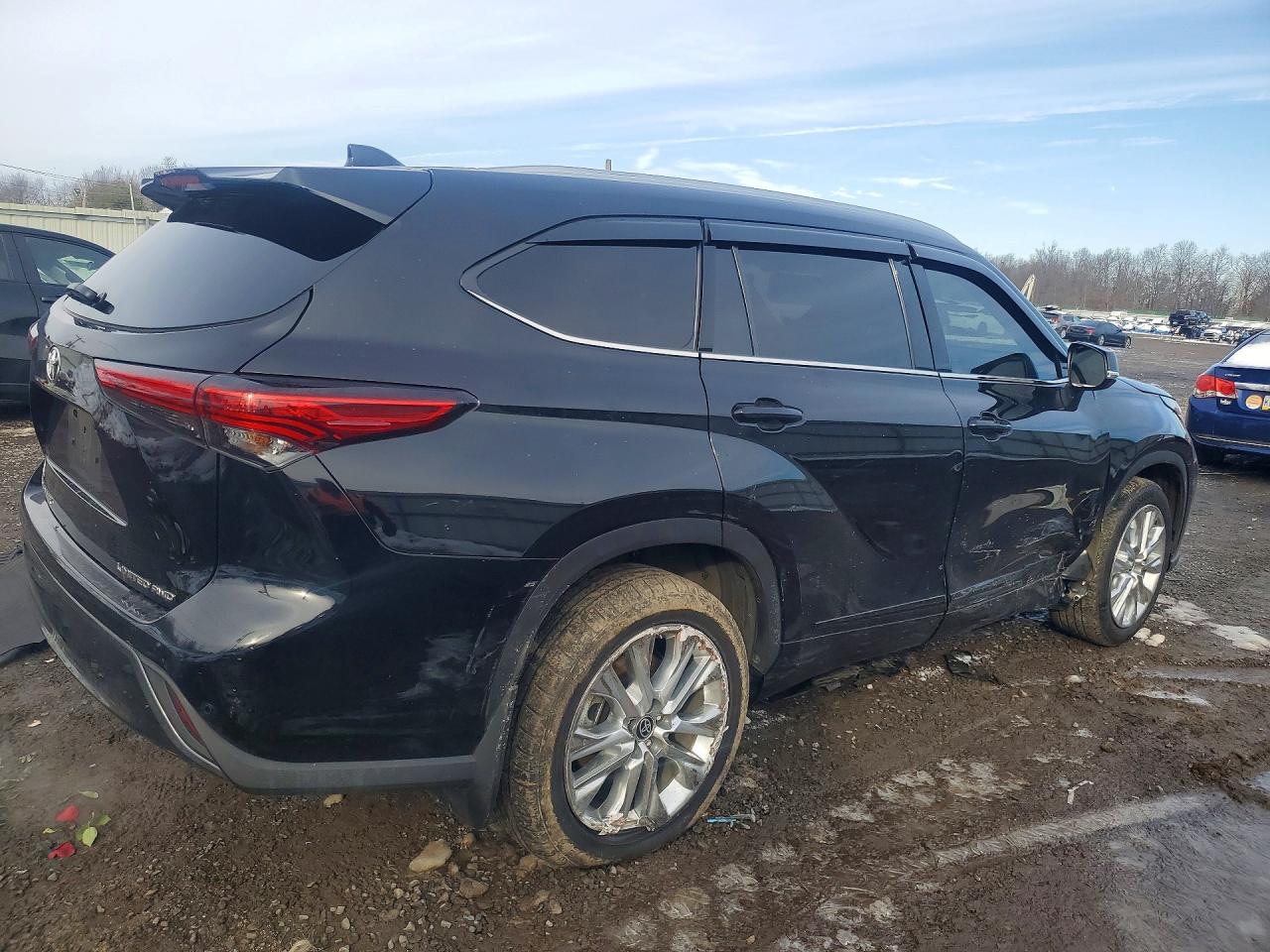 2023 TOYOTA HIGHLANDER LIMITED photo 7