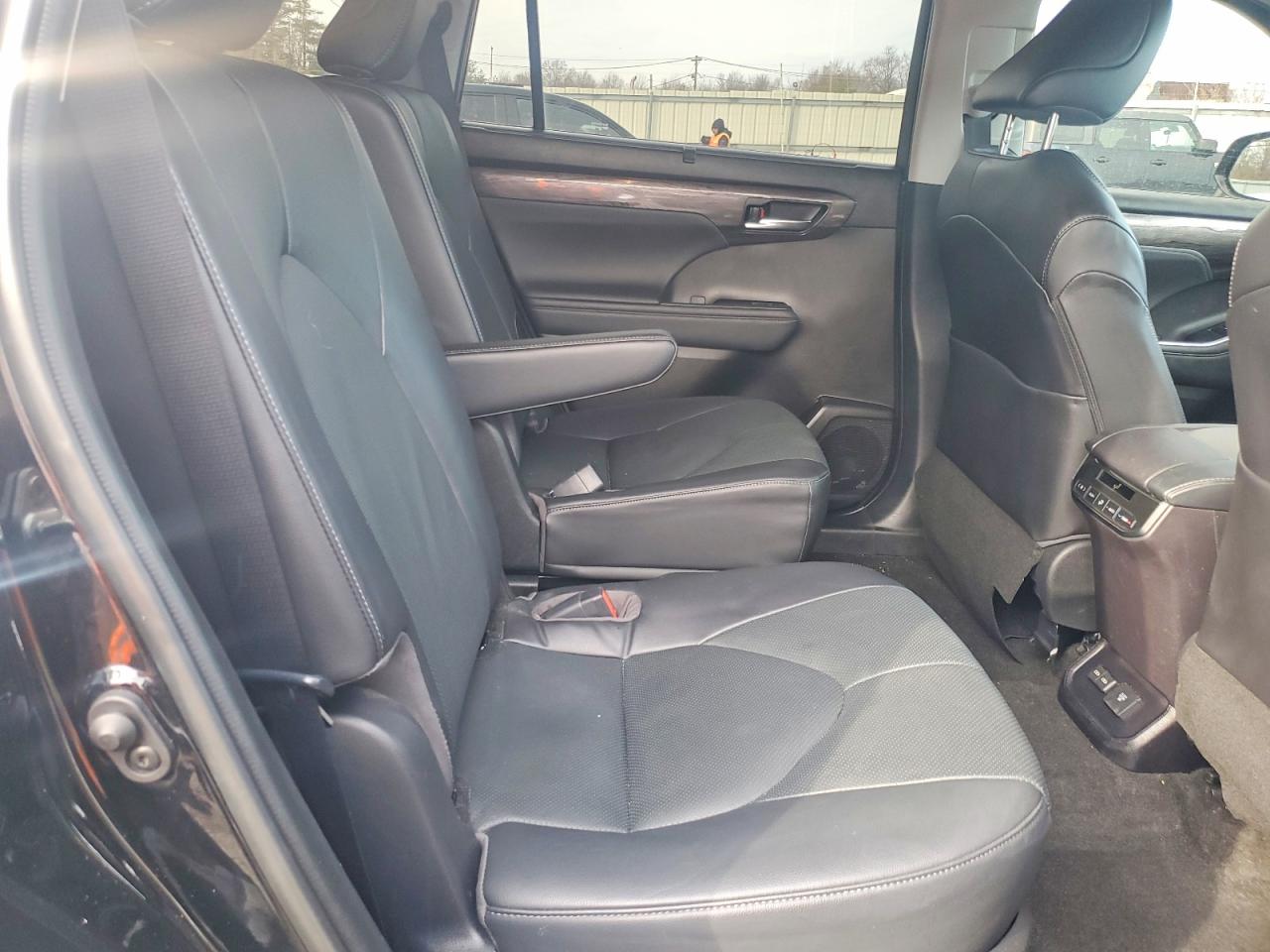 2023 TOYOTA HIGHLANDER LIMITED photo 31
