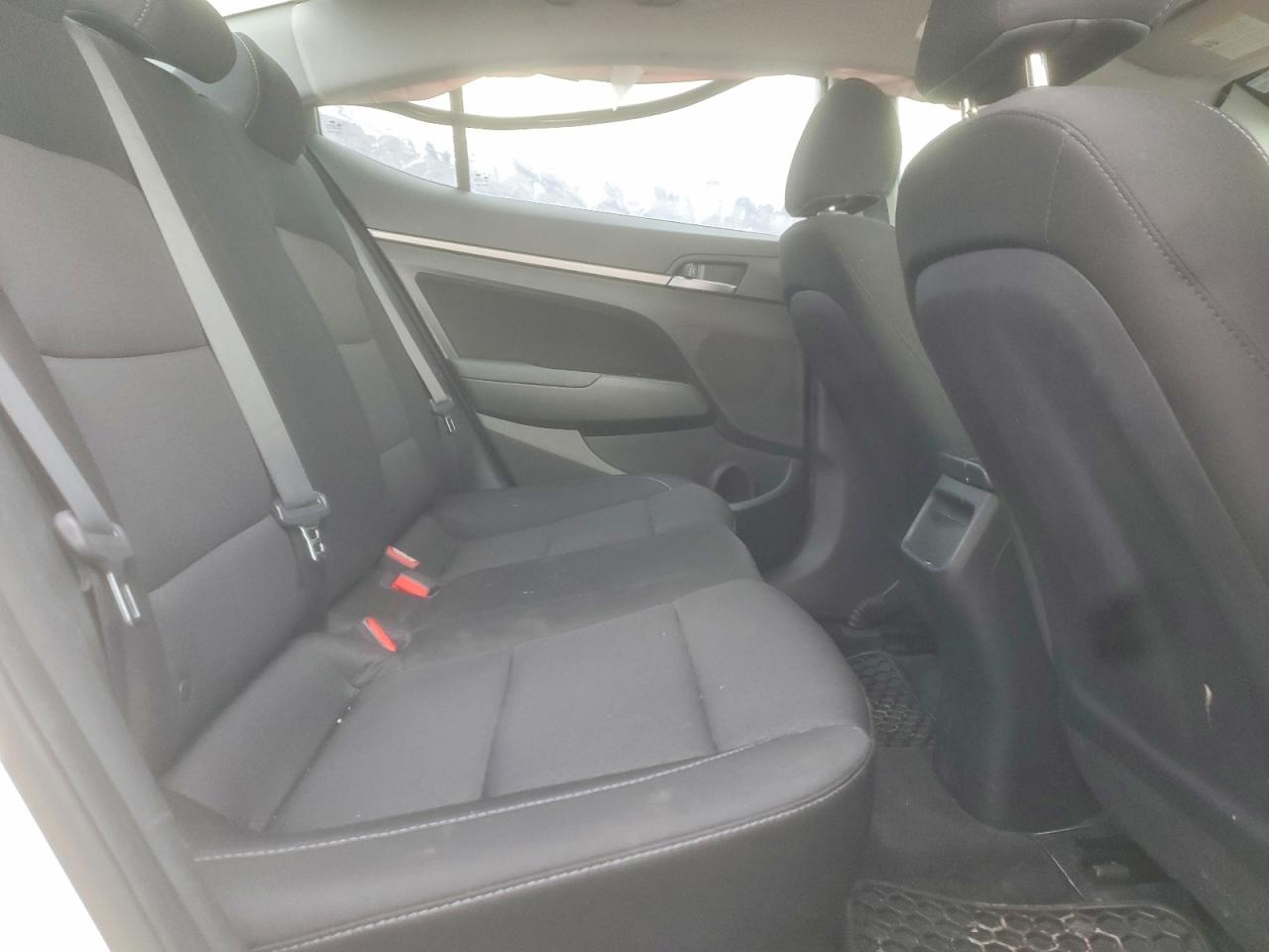 2018 HYUNDAI ELANTRA SEL photo 19