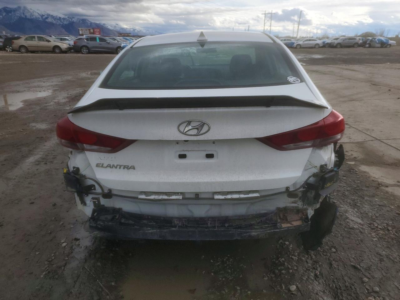 2018 HYUNDAI ELANTRA SEL photo 11