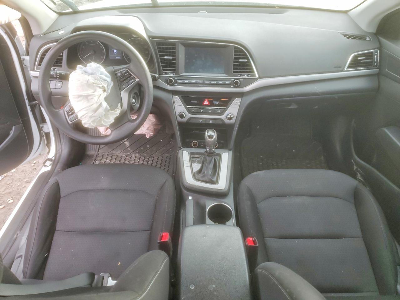 2018 HYUNDAI ELANTRA SEL photo 15