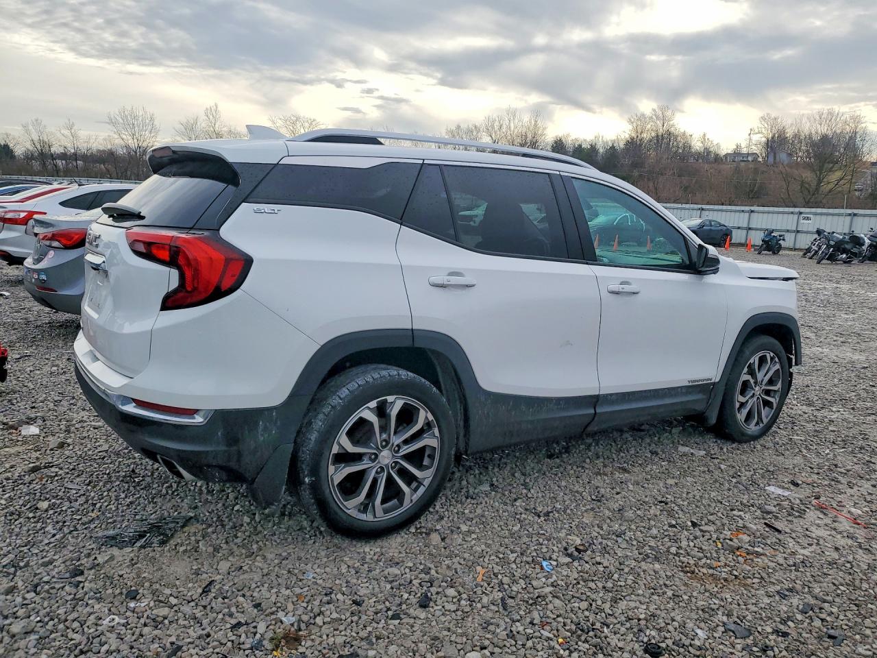 2019 GMC TERRAIN SLT photo 7