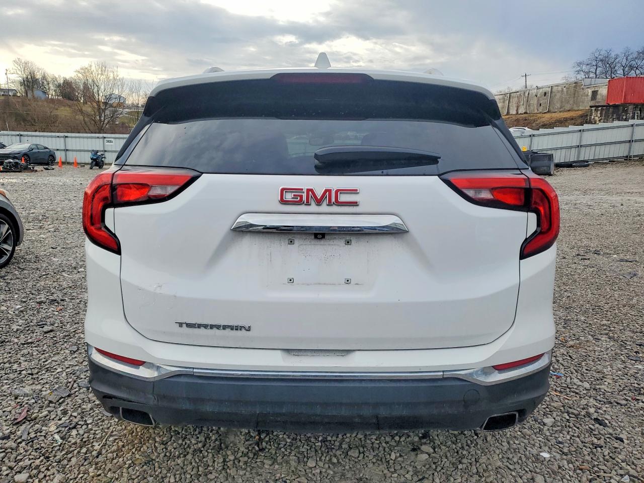 2019 GMC TERRAIN SLT photo 16