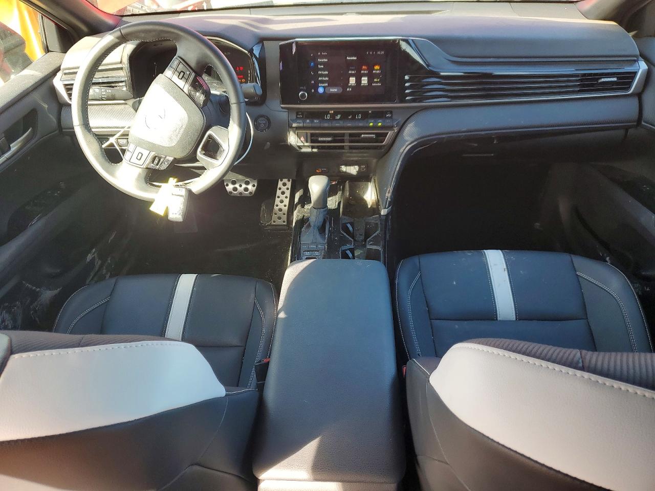 2025 TOYOTA CAMRY SE photo 15