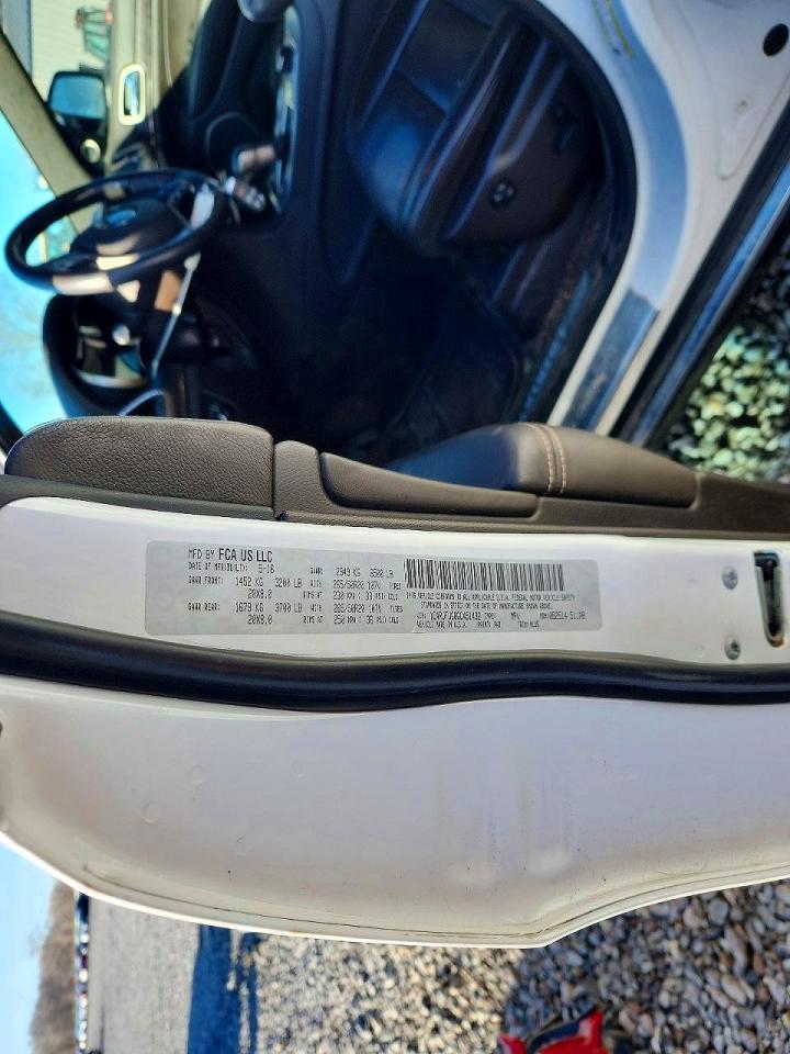 2016 JEEP GRAND CHEROKEE SUMMIT photo 23