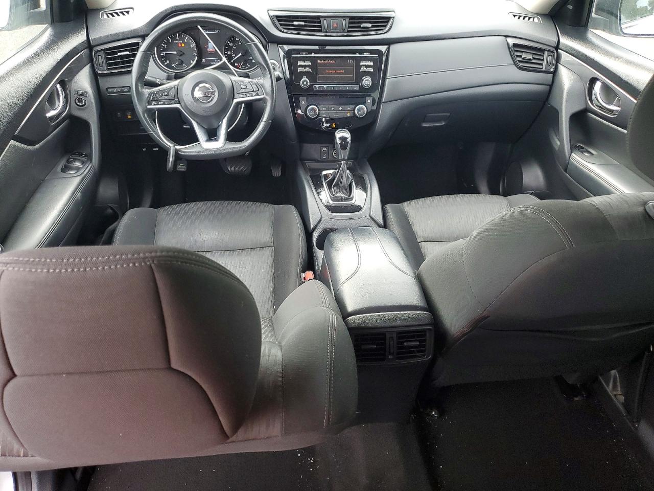 2017 NISSAN ROGUE SV photo 8