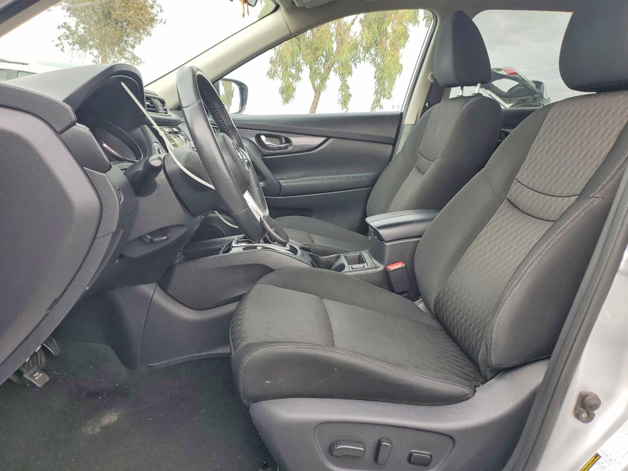 2017 NISSAN ROGUE SV photo 7