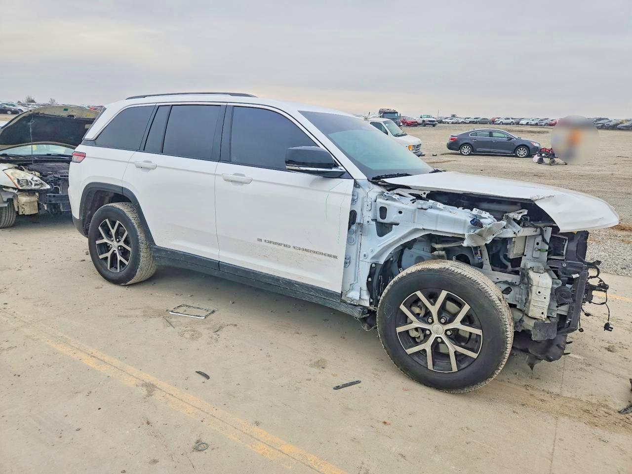 2023 JEEP GRAND CHEROKEE LIMITED photo 4