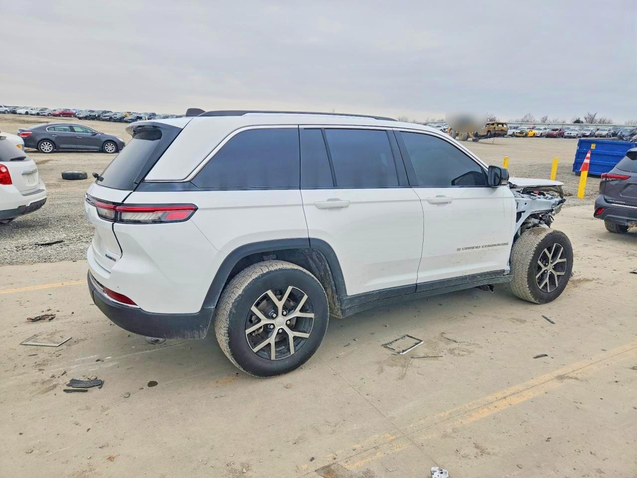 2023 JEEP GRAND CHEROKEE LIMITED photo 3