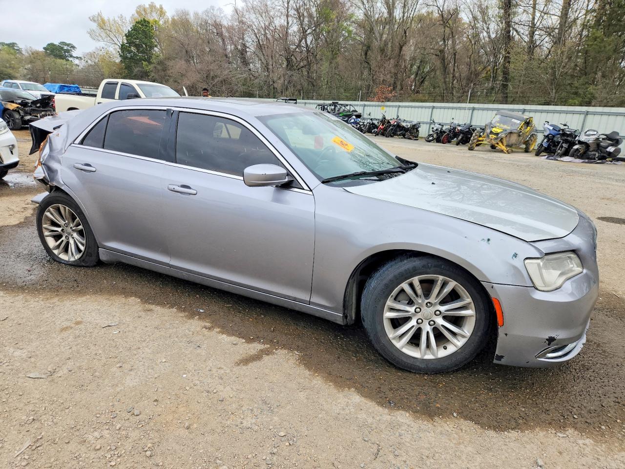 2016 CHRYSLER 300 LIMITED photo 4