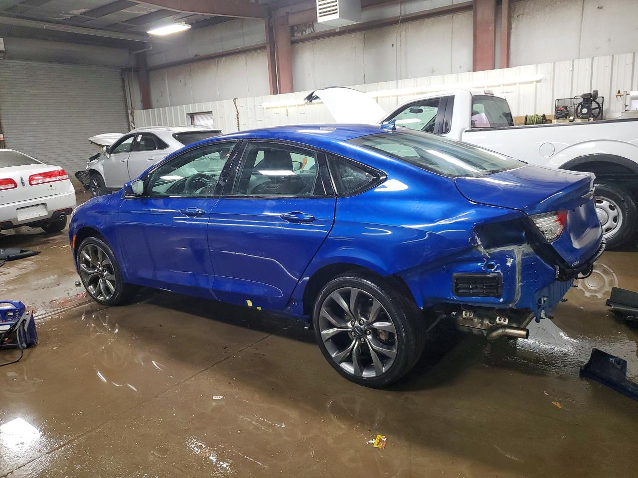 2015 CHRYSLER 200 S photo 3