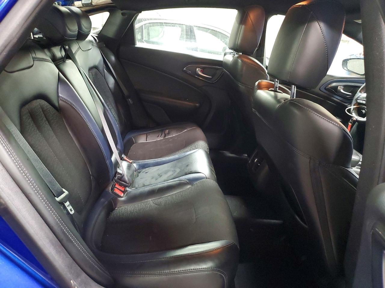 2015 CHRYSLER 200 S photo 19