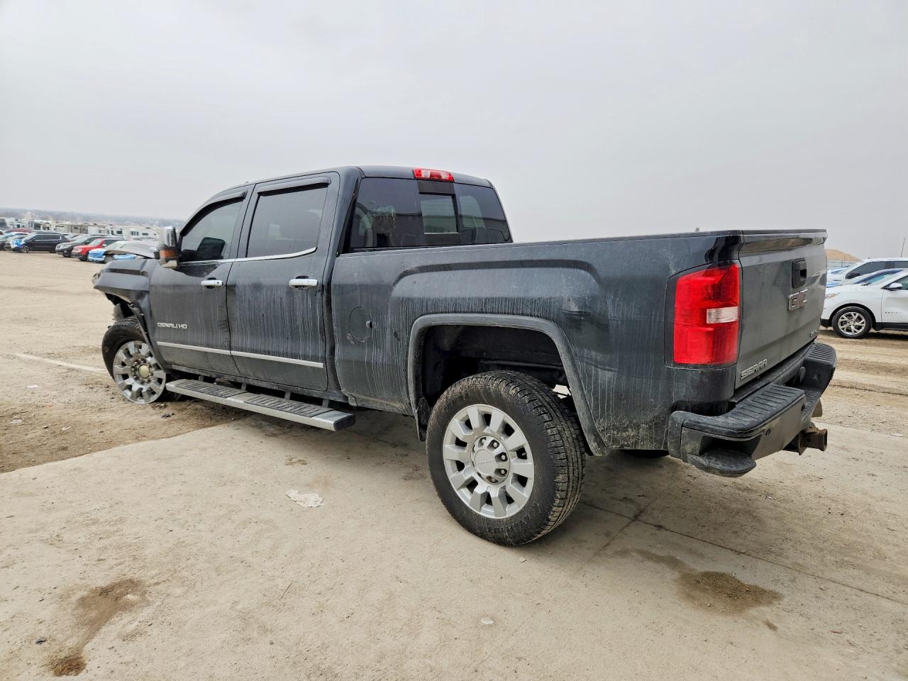 2019 GMC SIERRA K2500 DENALI photo 3
