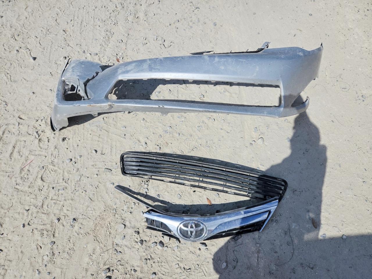 2012 TOYOTA CAMRY XLE V6 photo 23