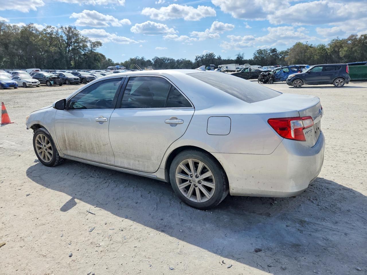 2012 TOYOTA CAMRY XLE V6 photo 3