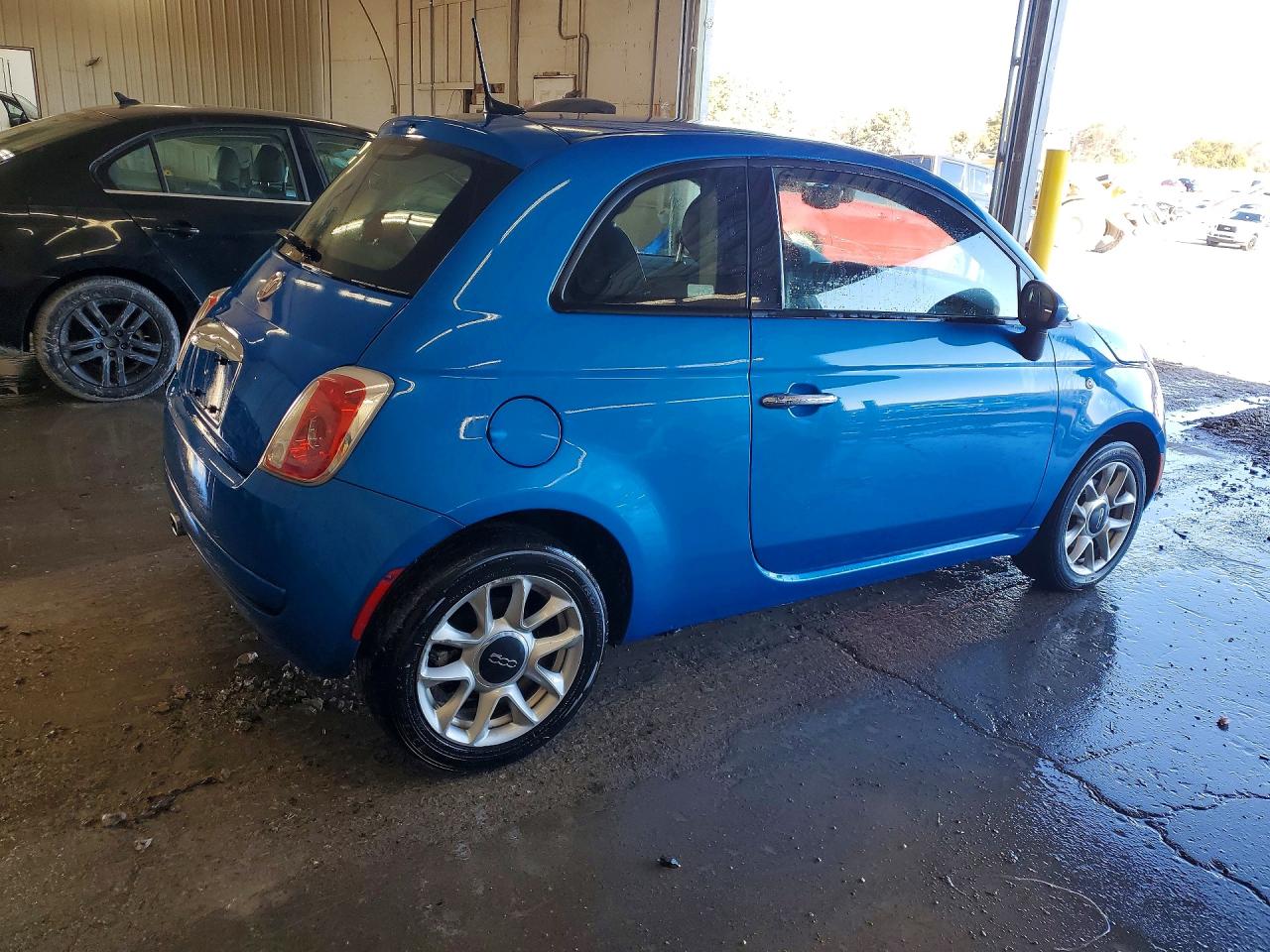 2017 FIAT 500 POP photo 3