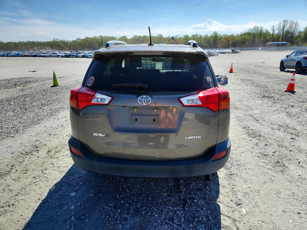 2015 TOYOTA RAV4 LIMITED photo 16