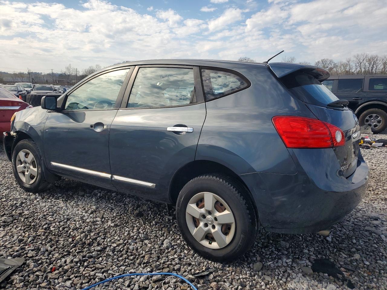 2013 NISSAN ROGUE S photo 4