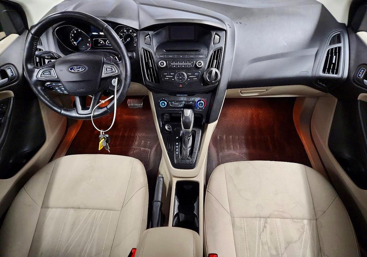 2015 FORD FOCUS SE photo 8