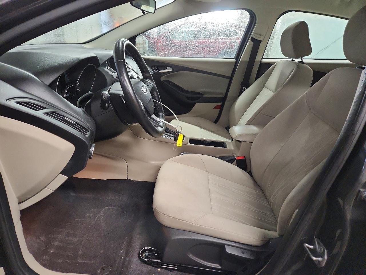 2015 FORD FOCUS SE photo 7