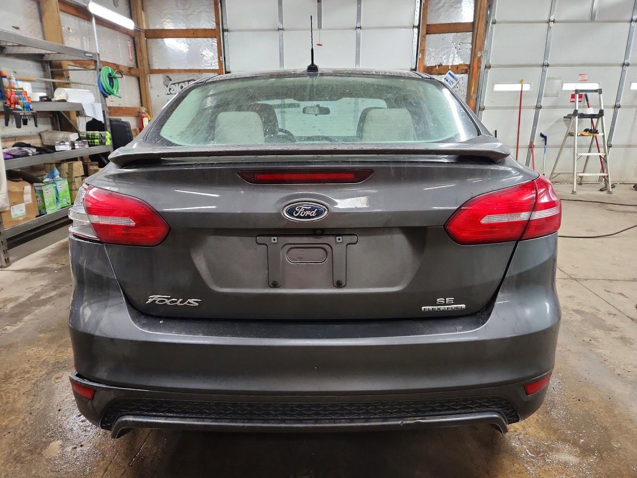 2015 FORD FOCUS SE photo 6