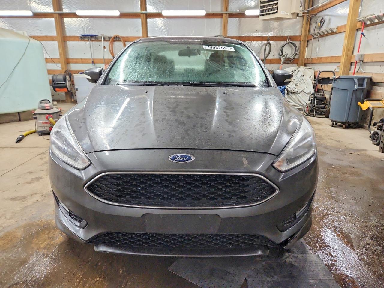 2015 FORD FOCUS SE photo 5