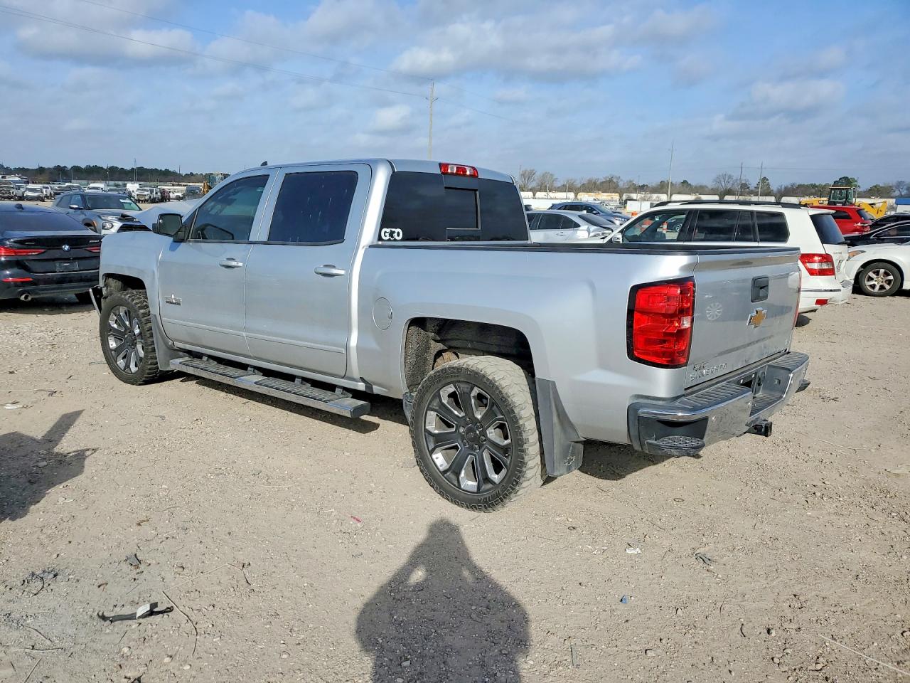 2018 CHEVROLET SILVERADO C1500 LT photo 2