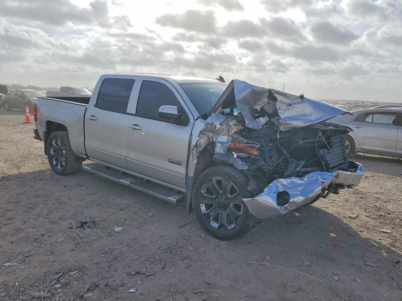 2018 CHEVROLET SILVERADO C1500 LT photo 4