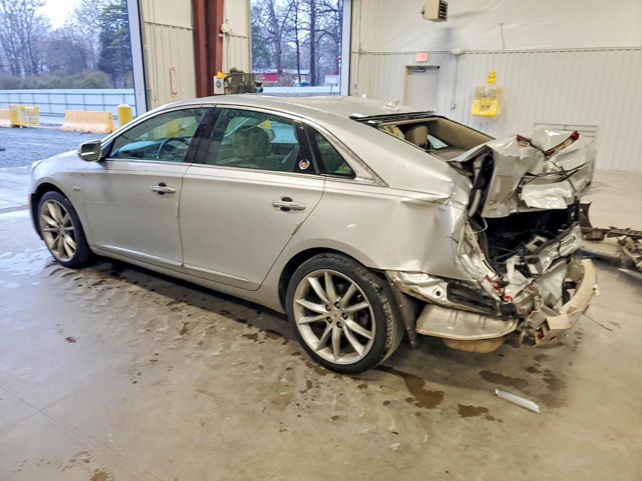 2013 CADI XTS PREMIUM COLLECTION photo 2