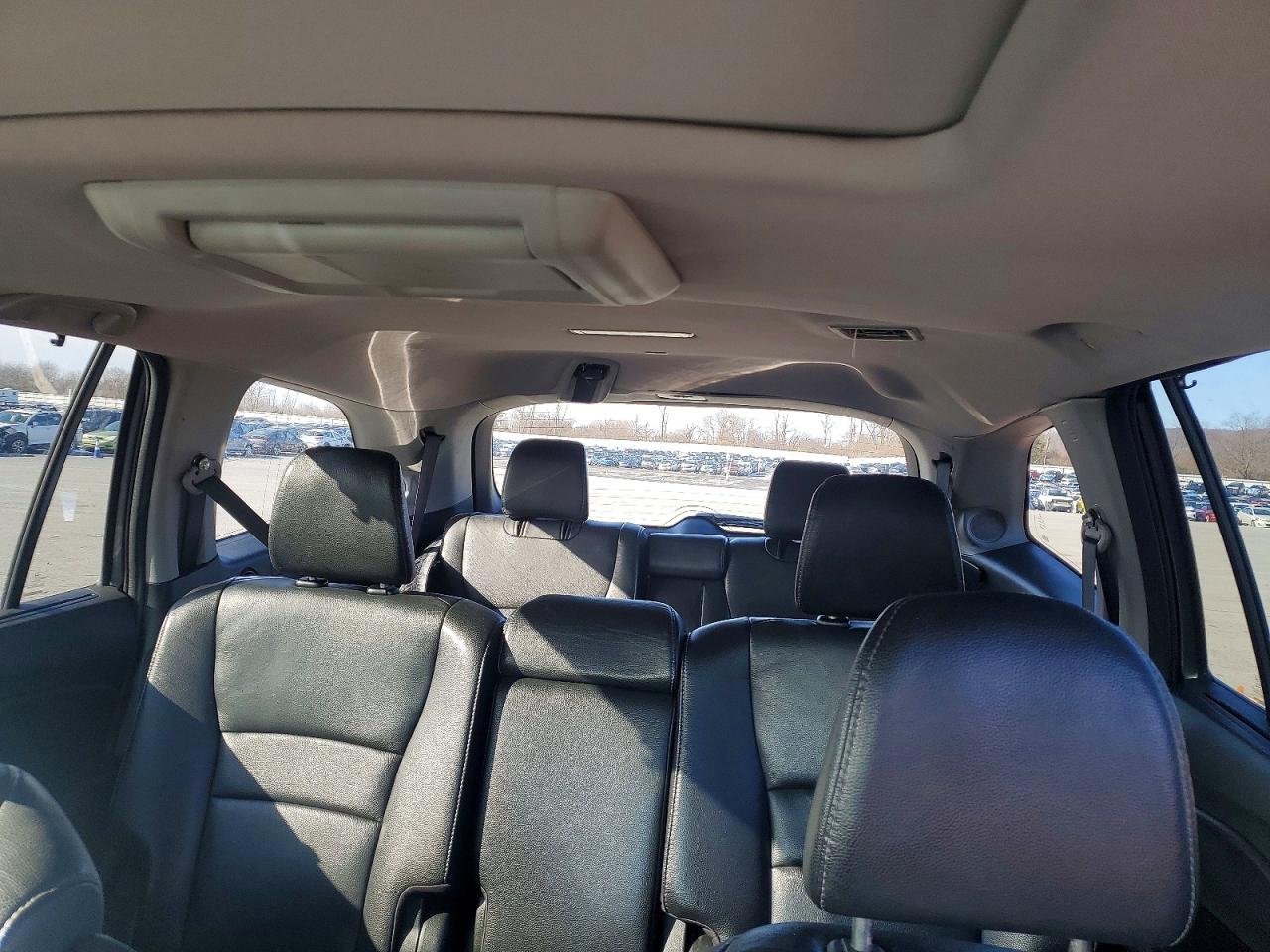 2016 HONDA PILOT photo 19
