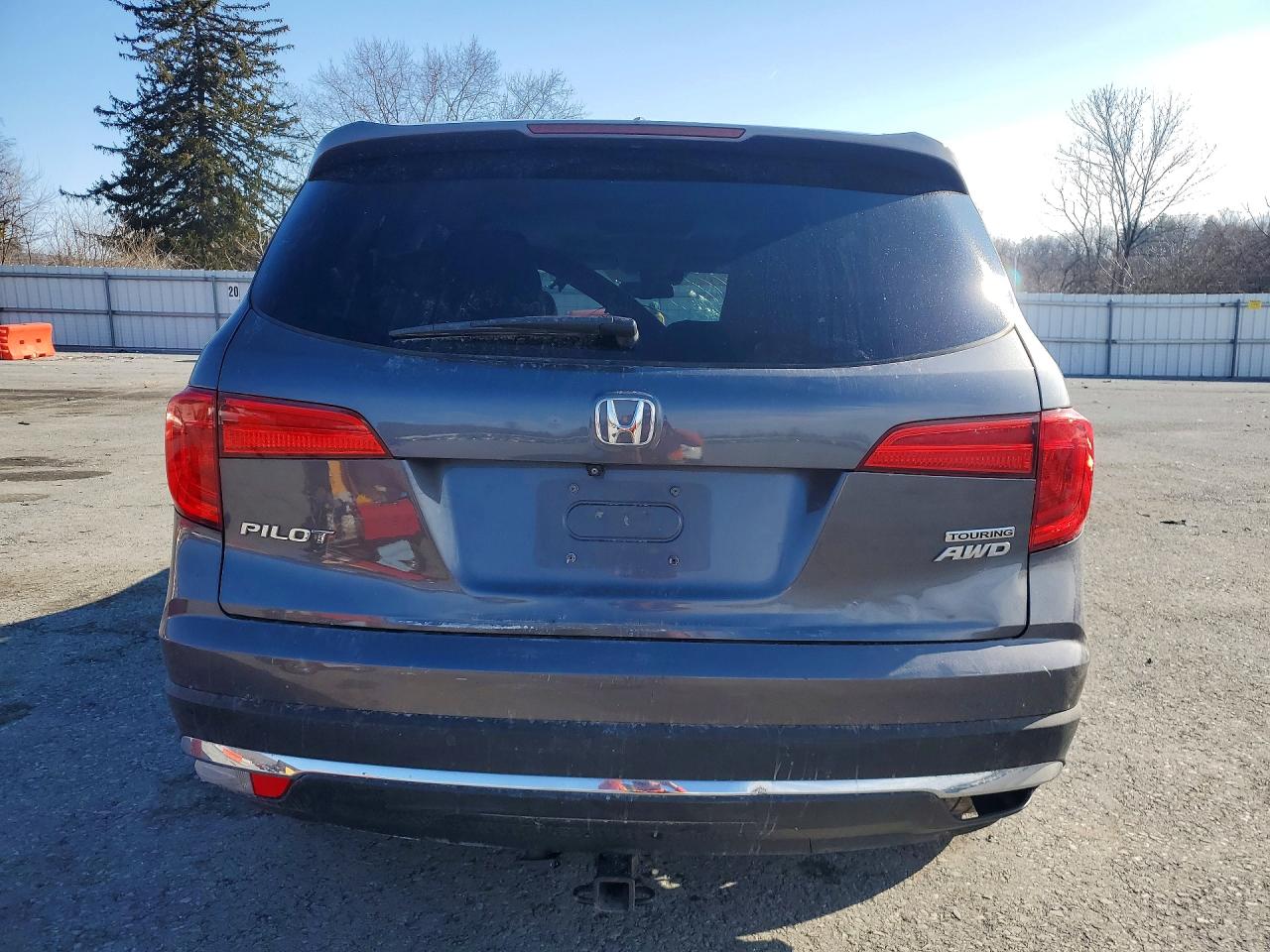 2016 HONDA PILOT photo 11