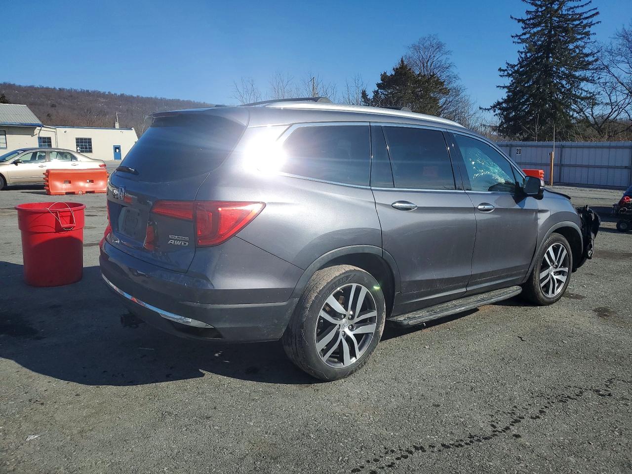 2016 HONDA PILOT photo 5