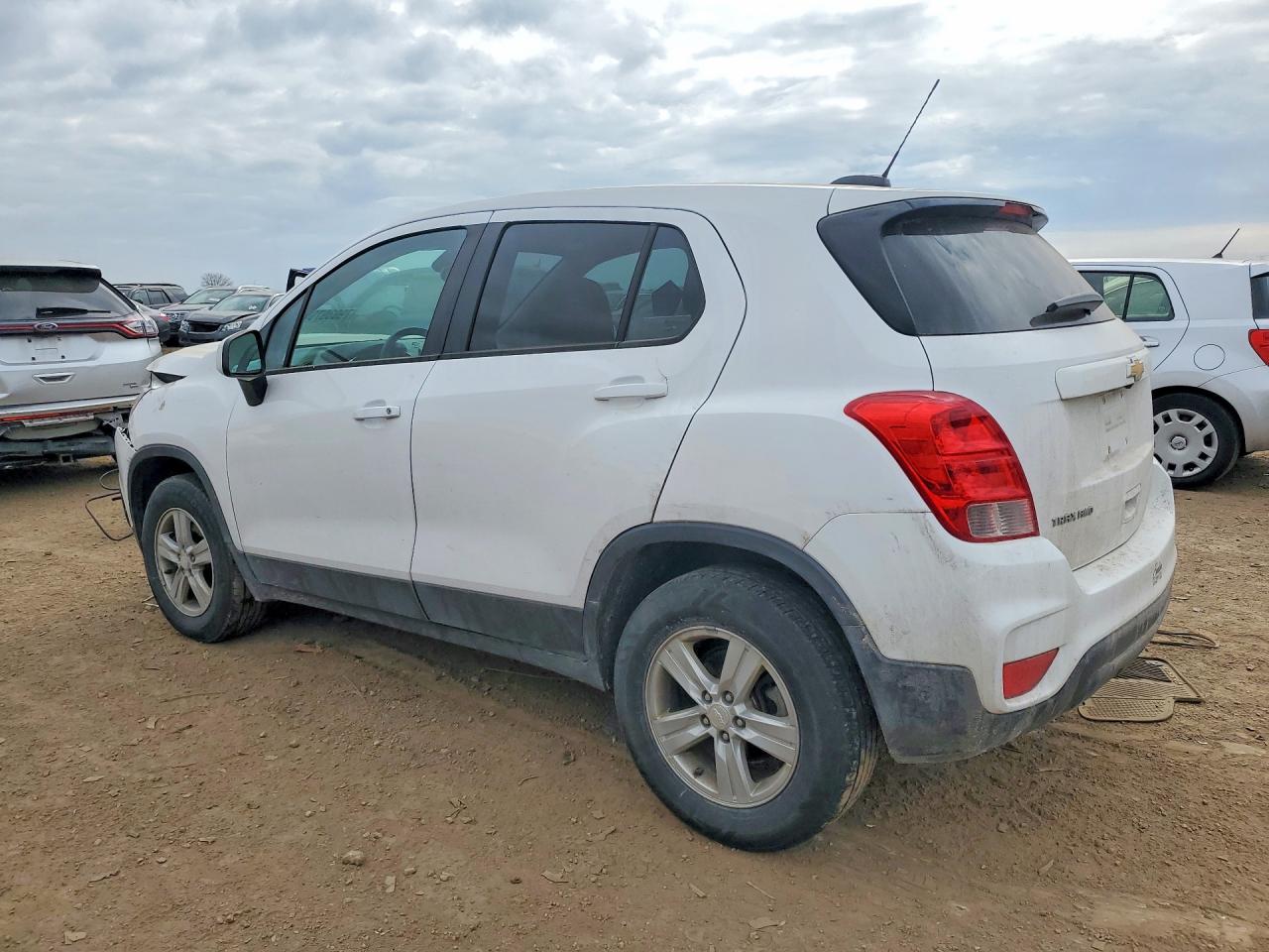 2020 CHEVROLET TRAX LS photo 3
