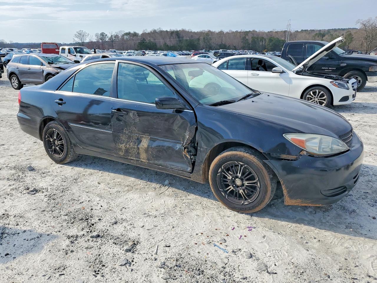 2002 TOYOTA CAMRY XLE photo 10