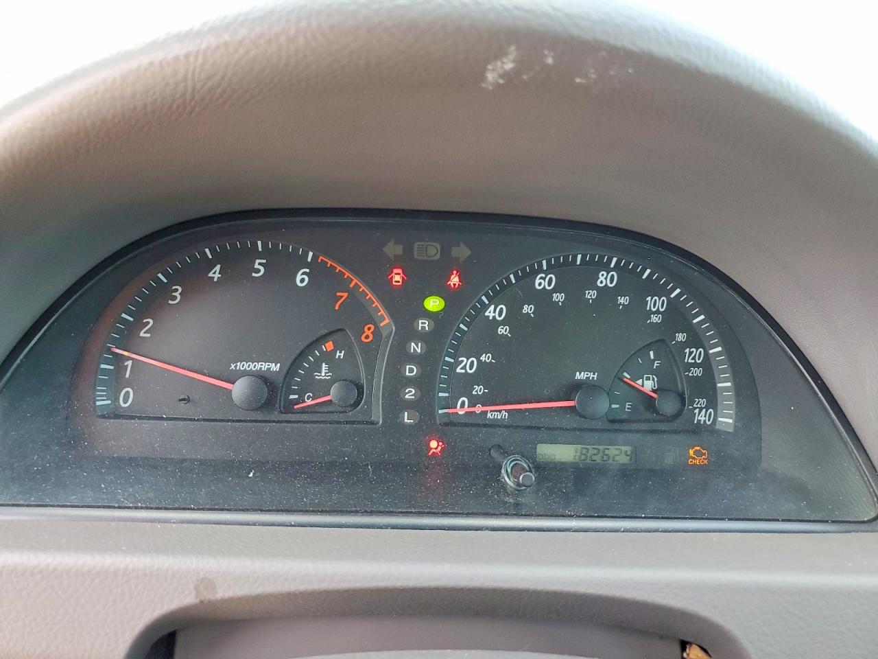 2002 TOYOTA CAMRY XLE photo 25