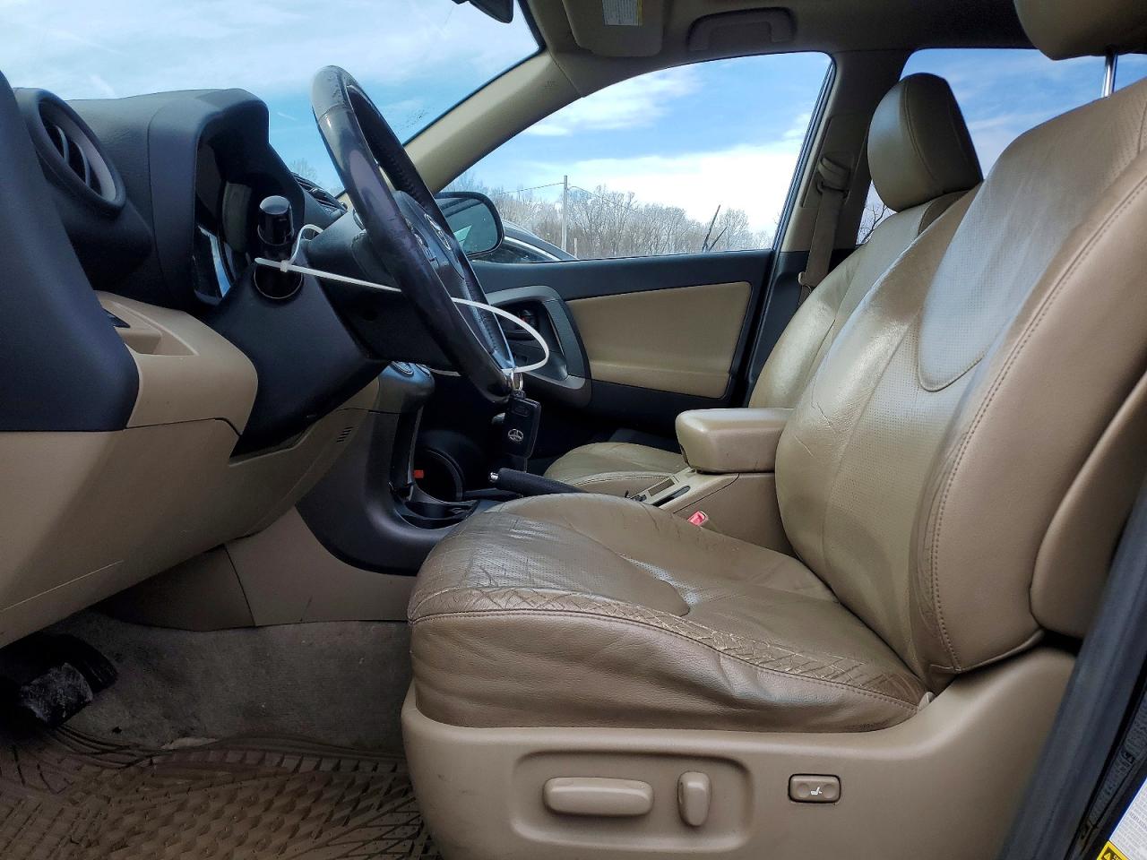 2010 TOYOTA RAV4 LIMITED photo 7