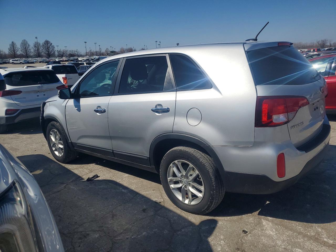 2014 KIA SORENTO LX photo 4