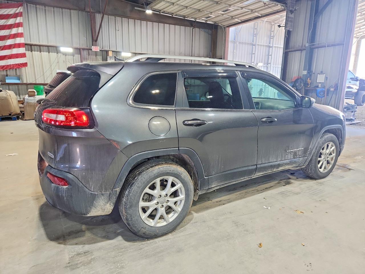 2017 JEEP CHEROKEE LATITUDE photo 5