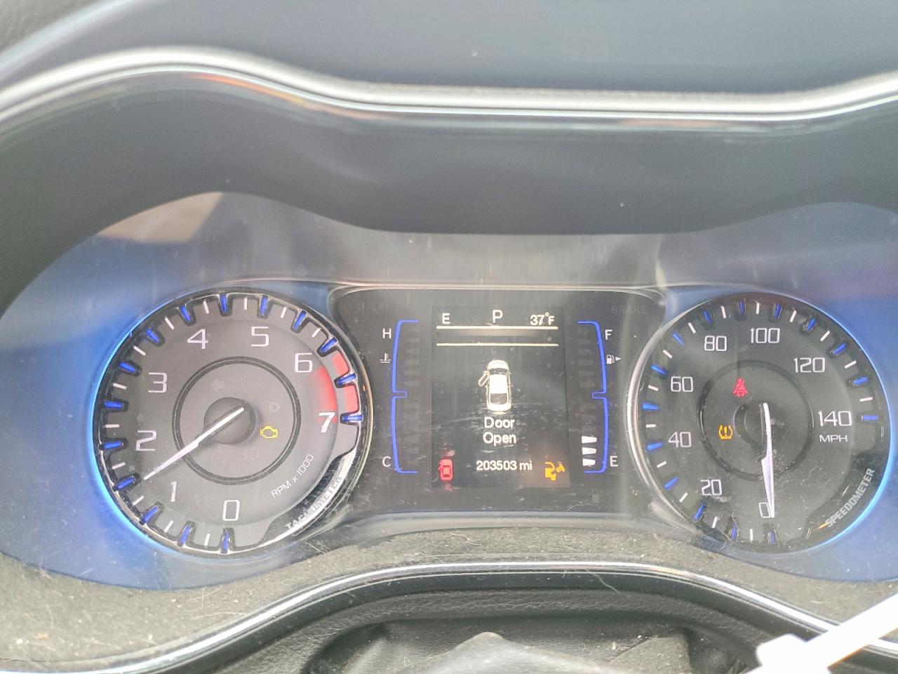 2015 CHRYSLER 200 photo 9