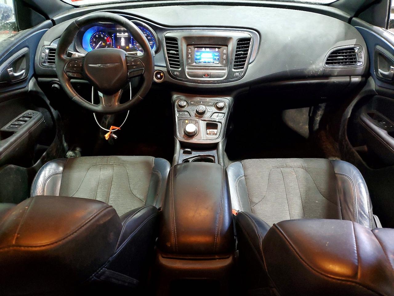 2015 CHRYSLER 200 photo 8