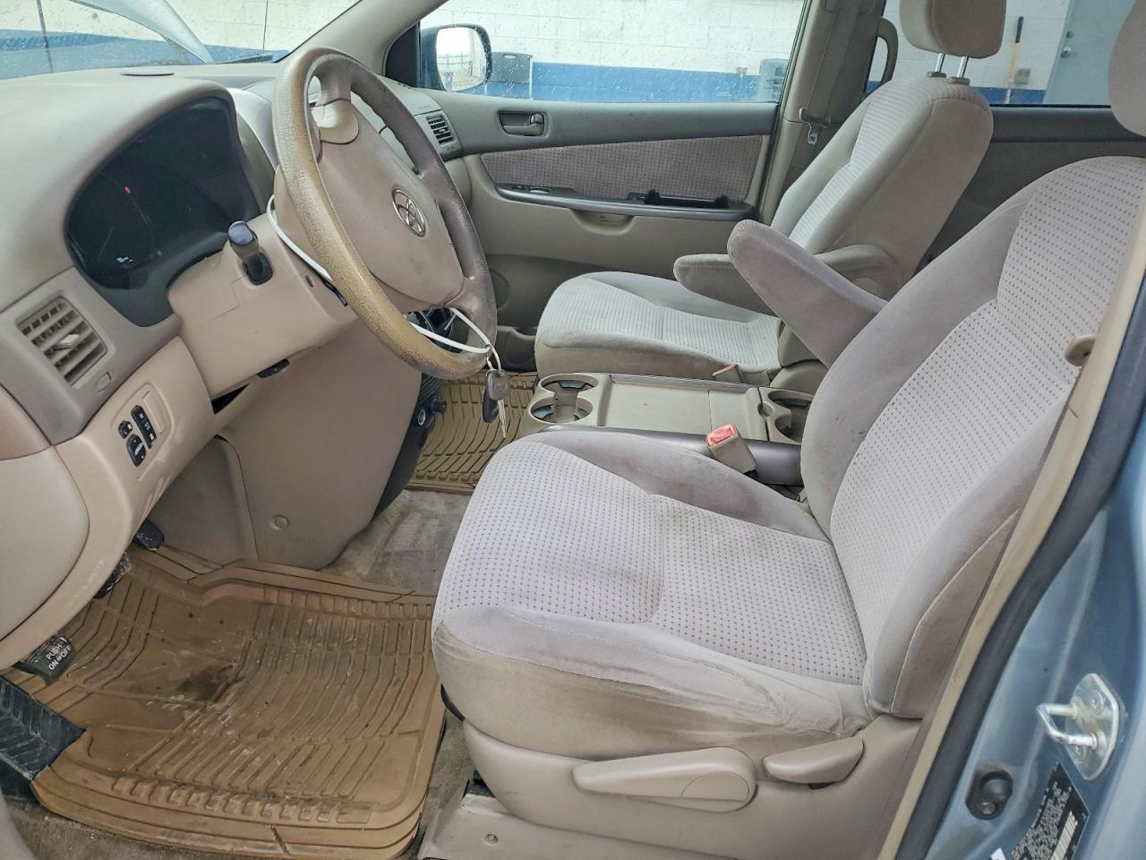 2006 TOYOTA SIENNA LE 7 PASSENGER photo 7