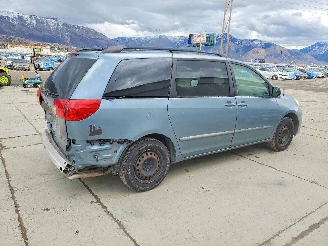 2006 TOYOTA SIENNA LE 7 PASSENGER photo 3