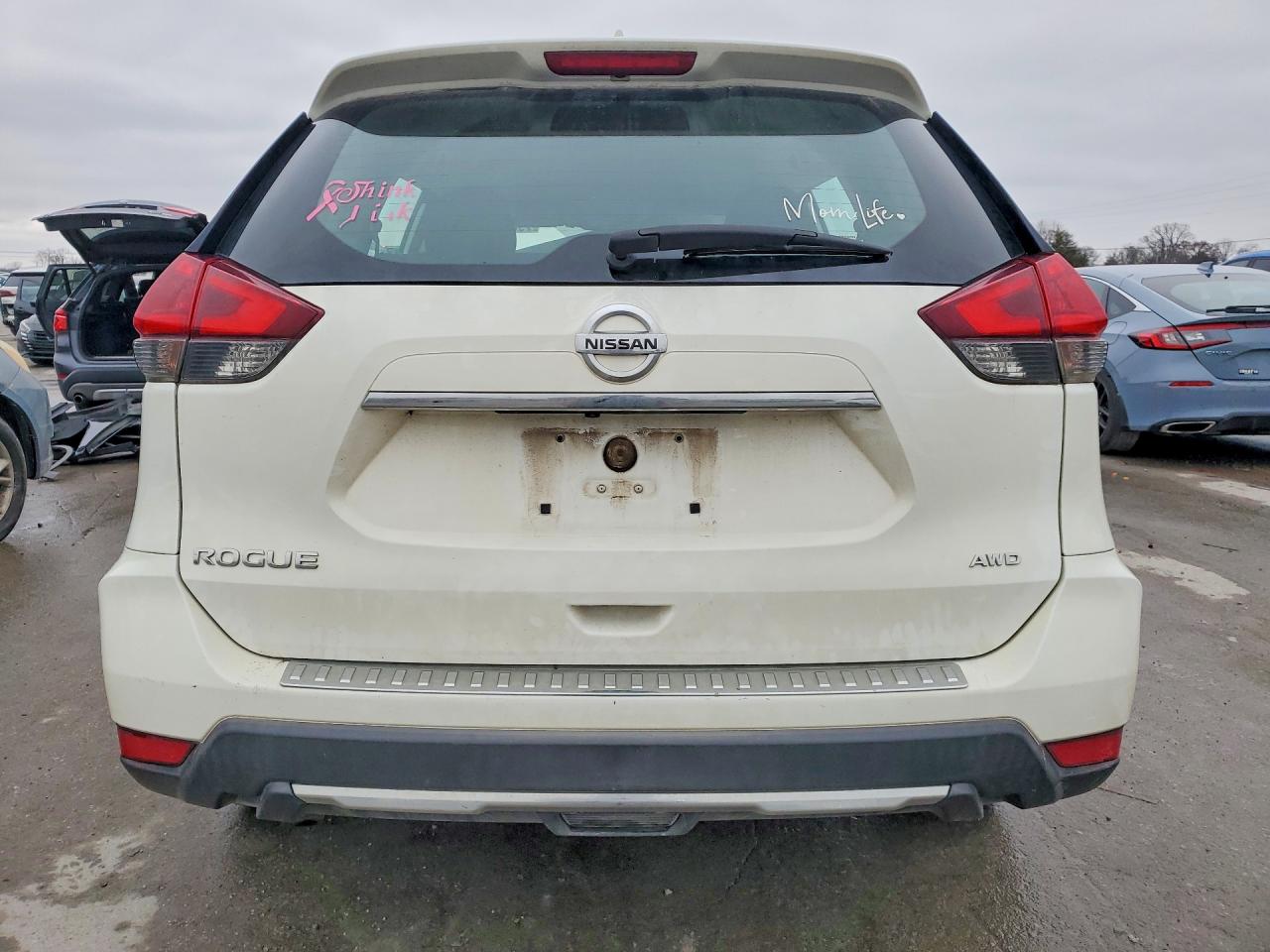 2018 NISSAN ROGUE S photo 6