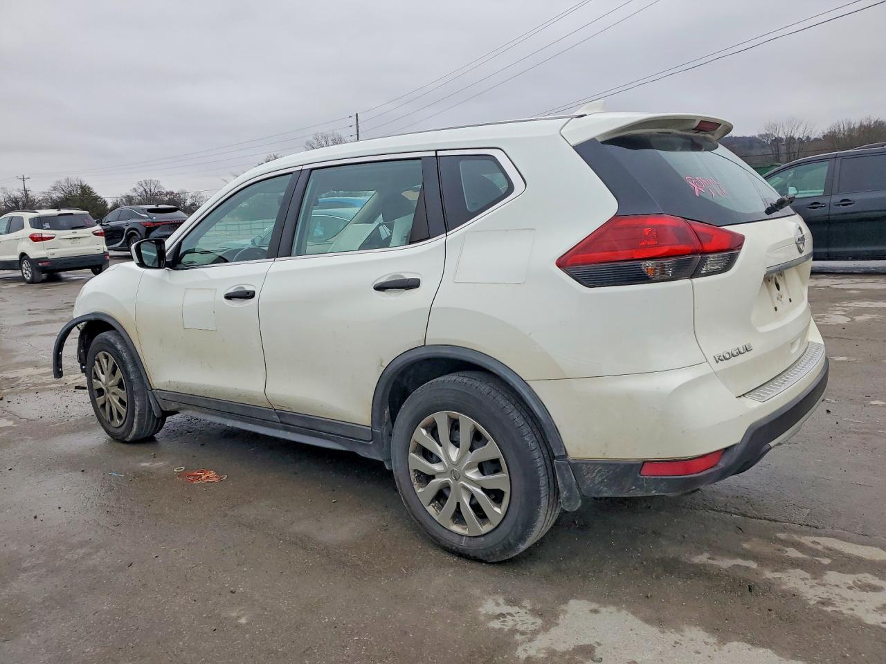 2018 NISSAN ROGUE S photo 2