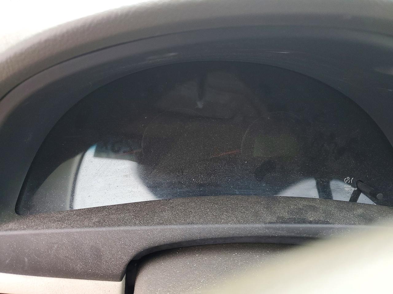 2011 TOYOTA CAMRY XLE photo 25
