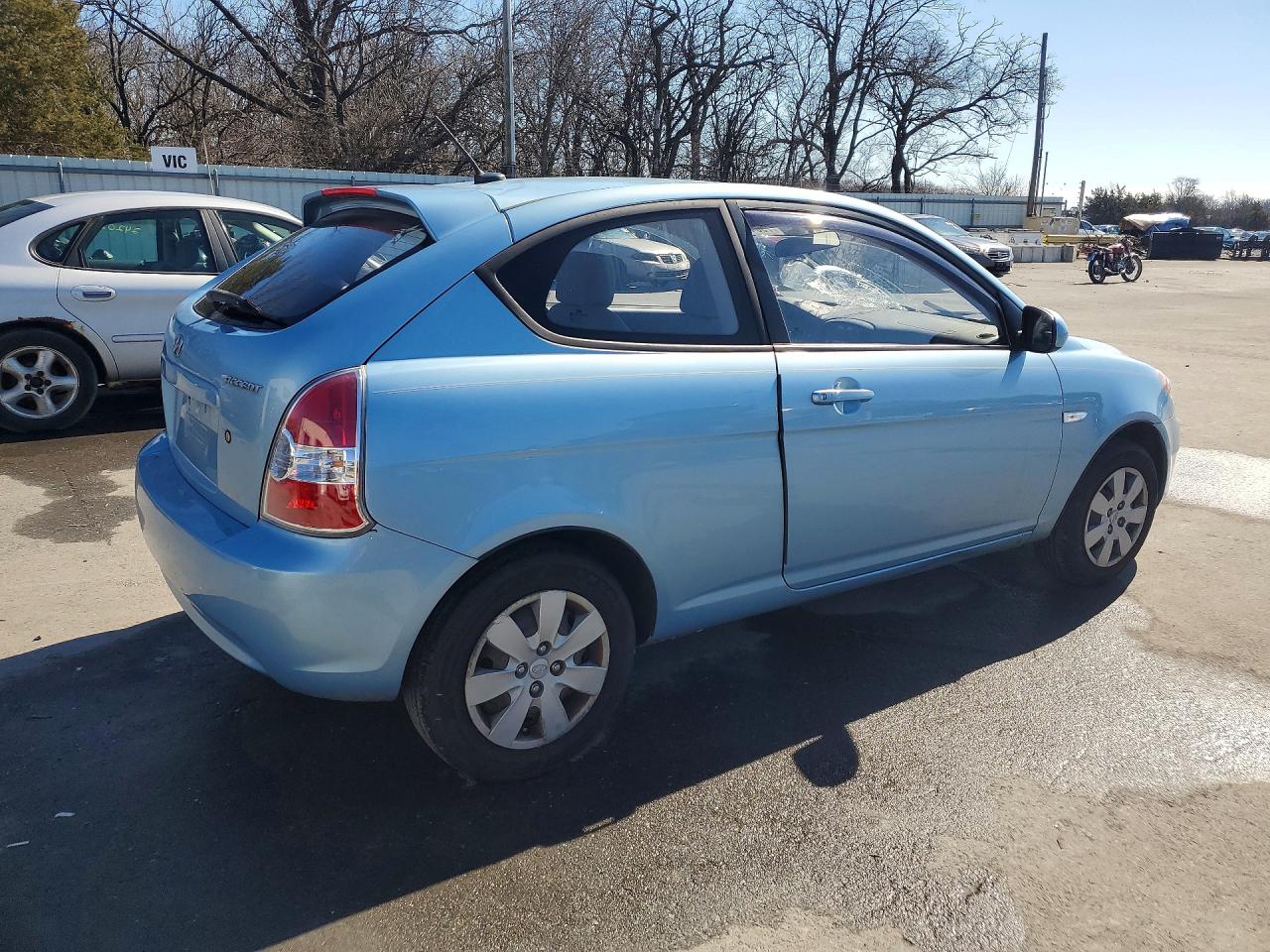 2011 HYUNDAI ACCENT GS photo 3