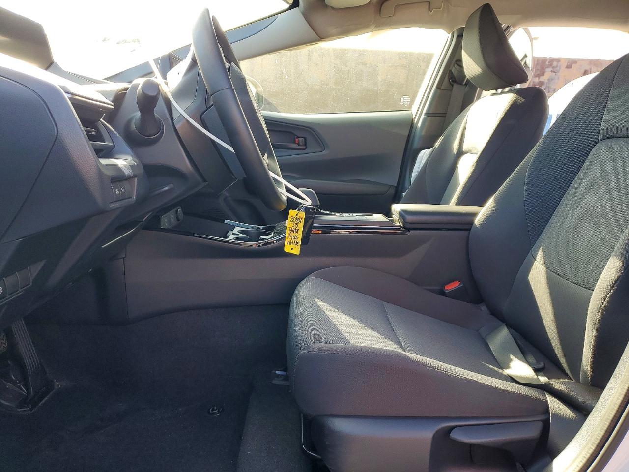 2025 TOYOTA PRIUS LE photo 13