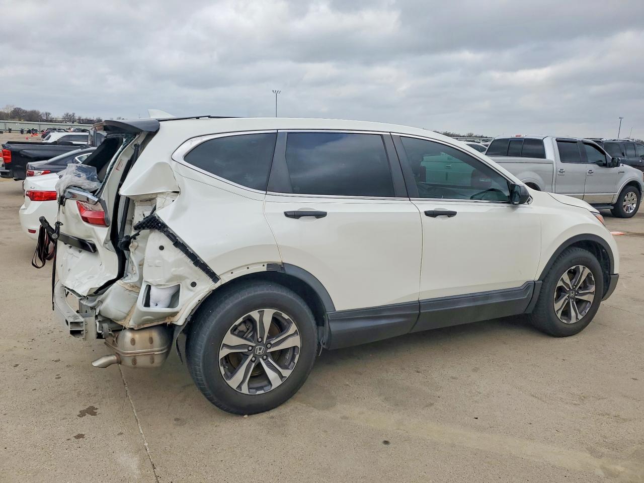 2017 HONDA CR-V LX photo 5