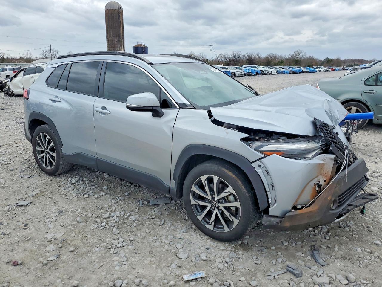 2023 TOYOTA COROLLA CROSS XLE photo 4