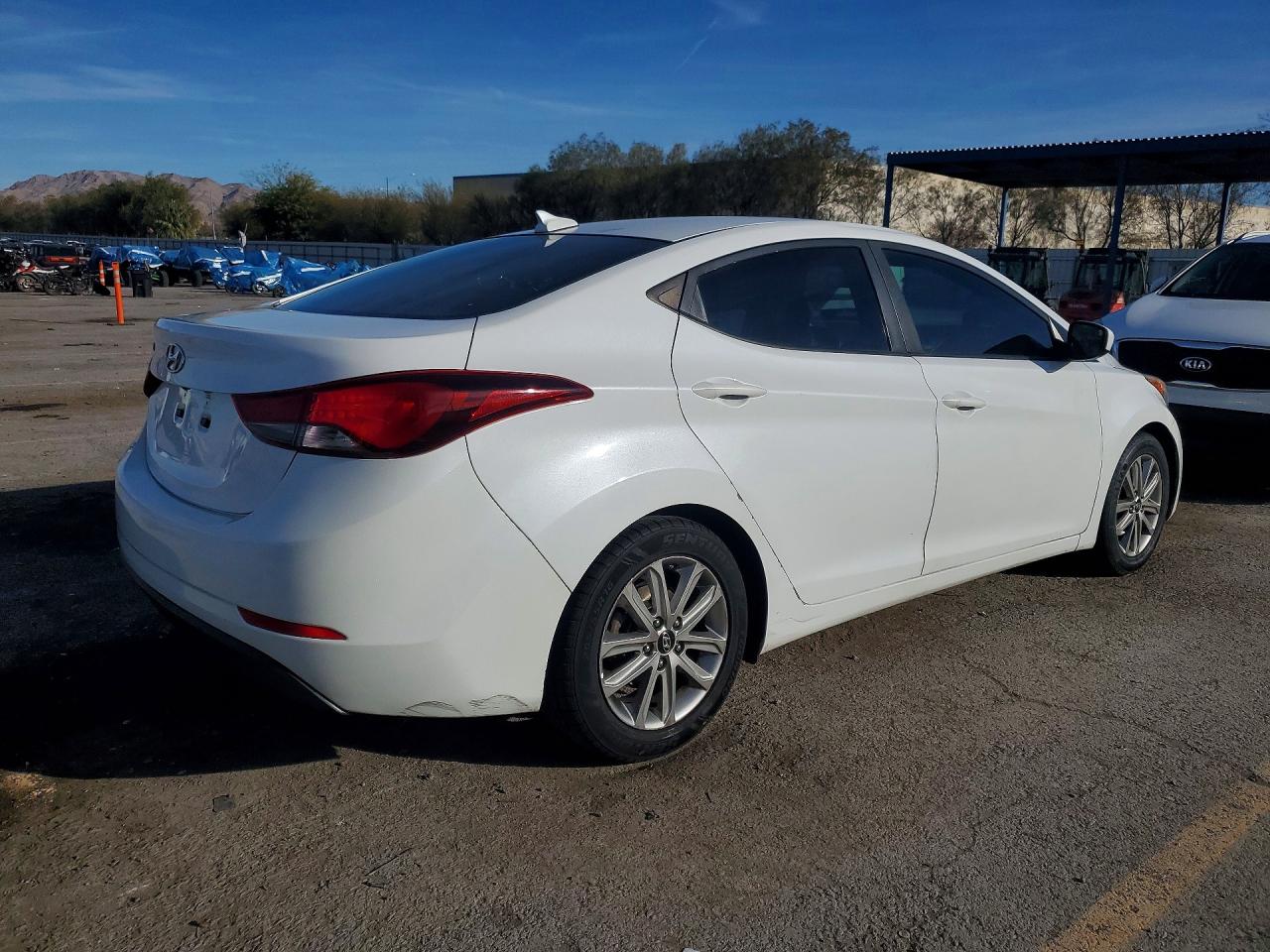 2016 HYUNDAI ELANTRA SE photo 5